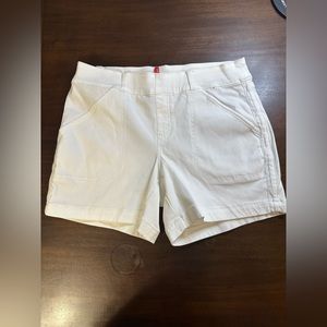 Spanx Stretch Twill Short Size M